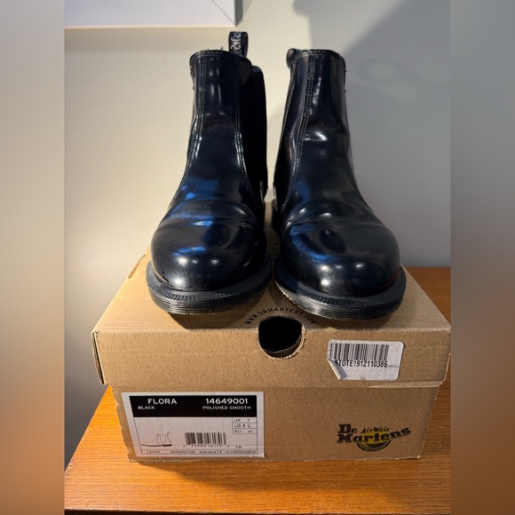 Doc Marten Flora Boots Size 9 - Picture 3 of 8